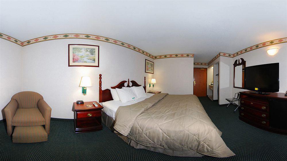 Comfort Inn & Suites Taylor Exterior photo