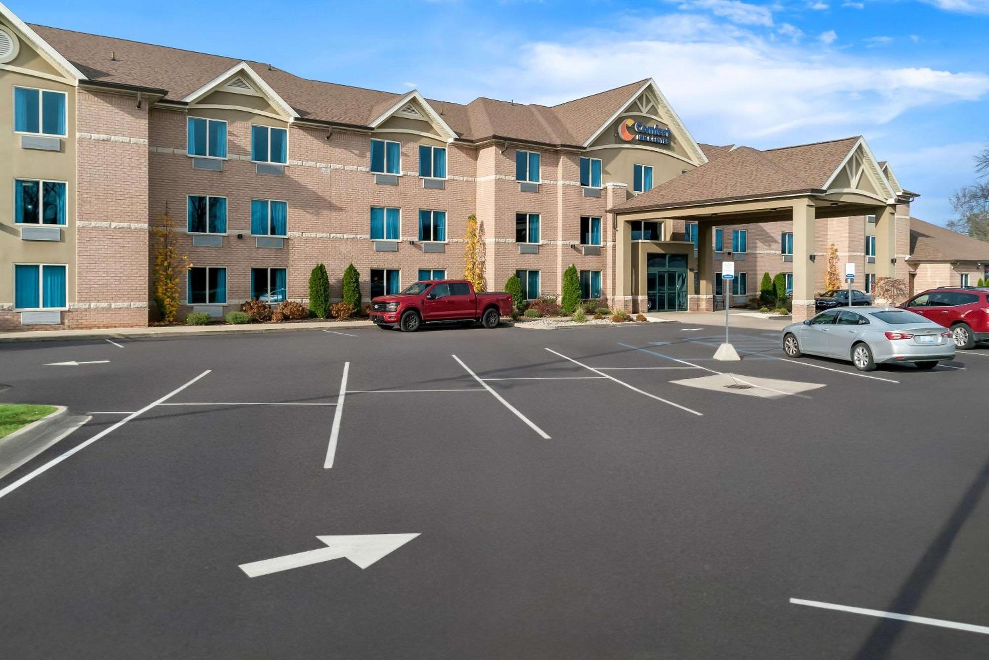 Comfort Inn & Suites Taylor Exterior photo