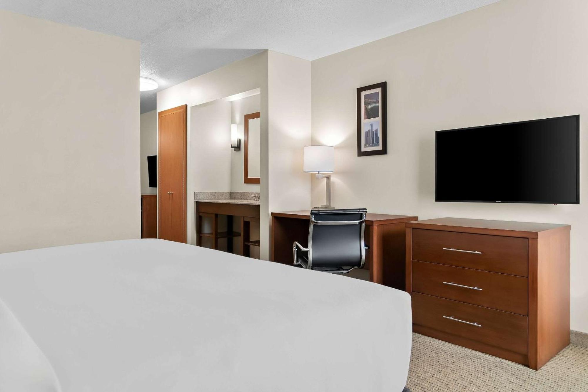 Comfort Inn & Suites Taylor Exterior photo